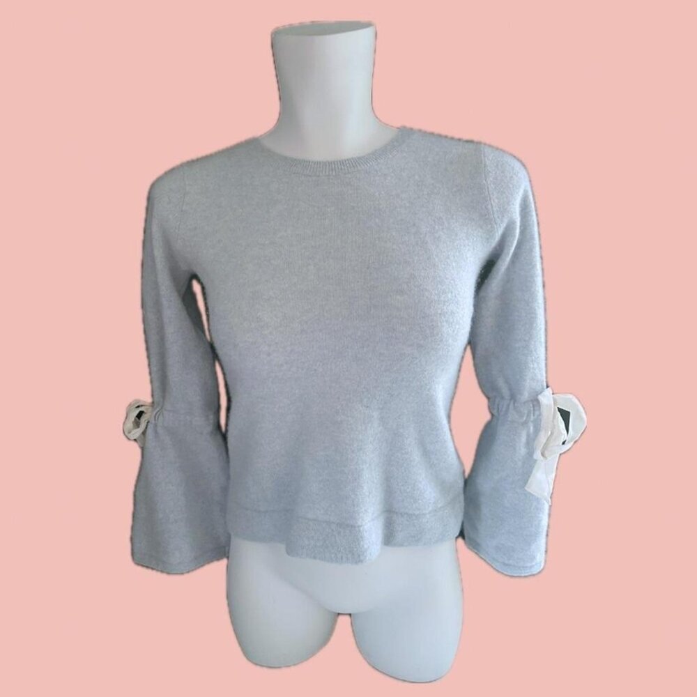 Club Monaco 100% Cashmere Sweater – Light Grey with Bow Sleeves XS